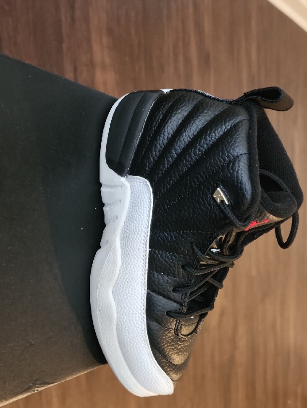 Jordan Kids Black and White Retro Basketball Shoes - Picture 4 of 5